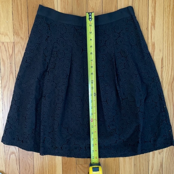 LOFT black lace skirt. Size 6. Like new. - Picture 9 of 9